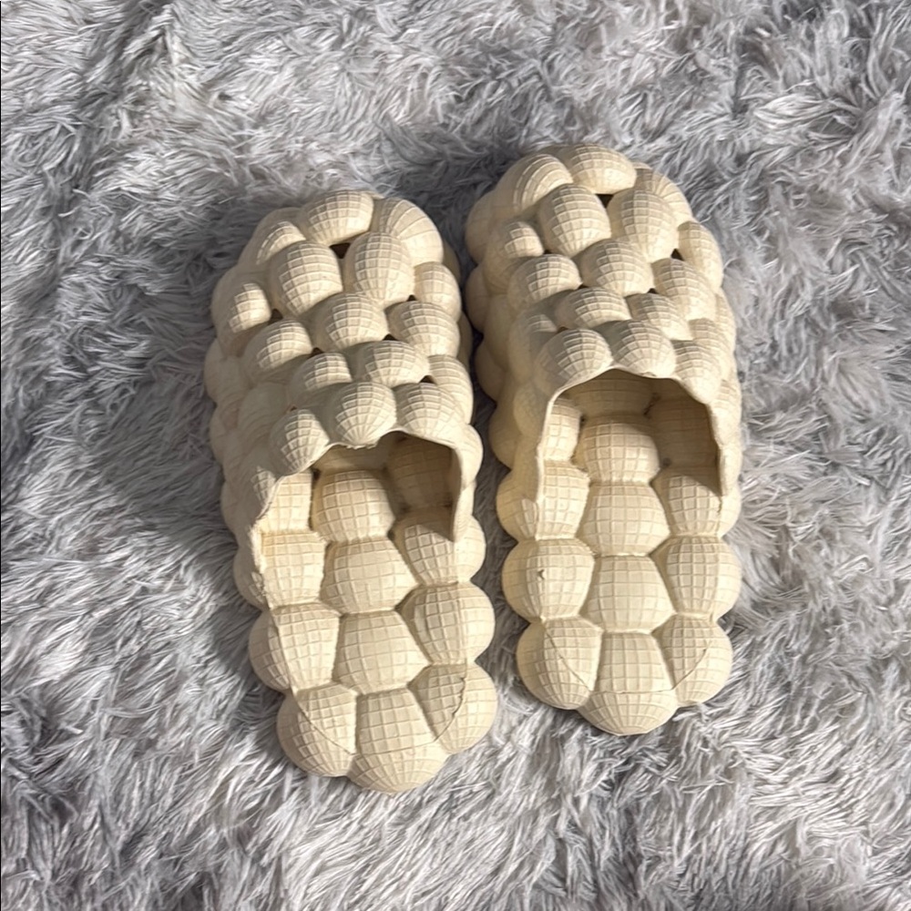 Cream Bubble Slides